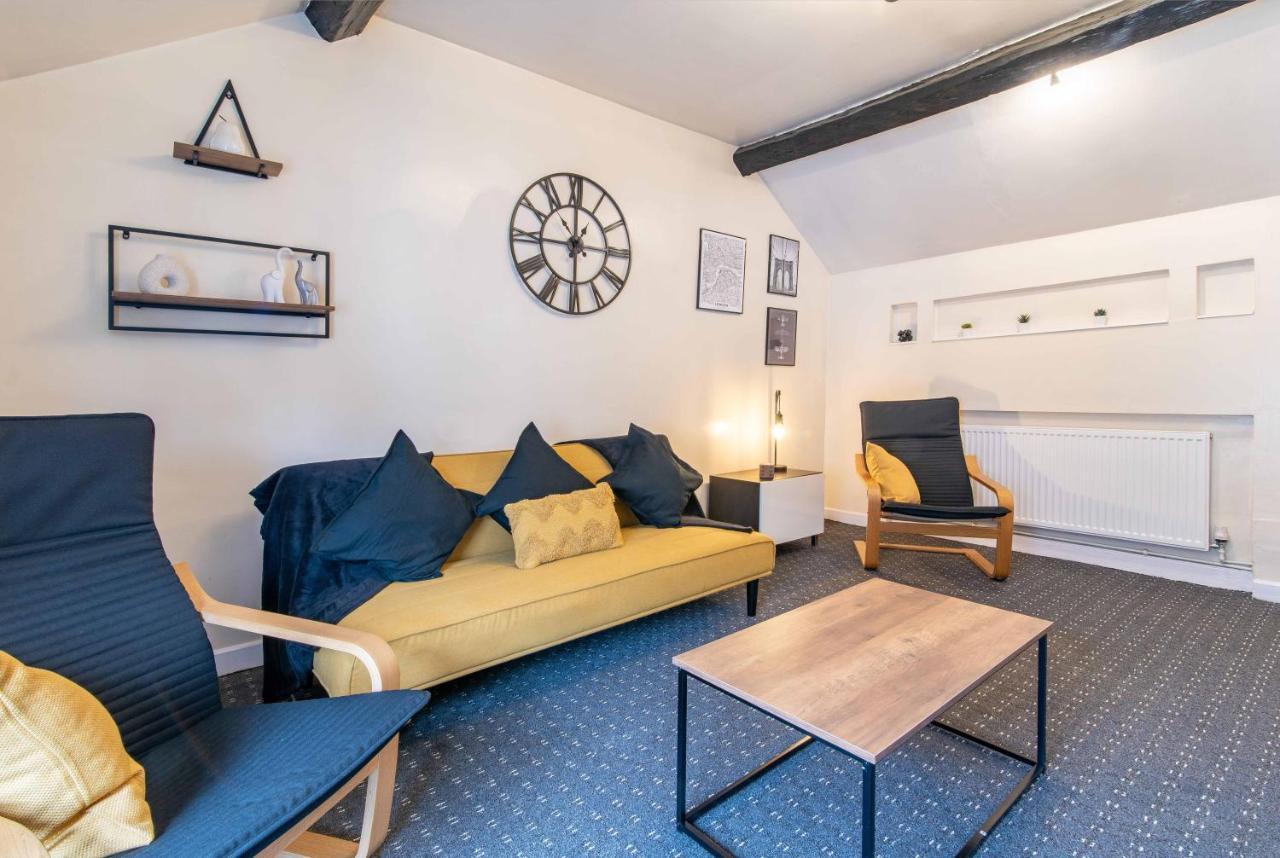 Characterful 2 Bedroom Apartment - Central Location Касл-Донингтон Экстерьер фото